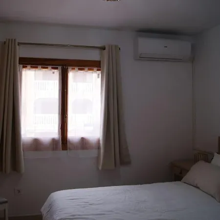 Superbe Maison, Bord De Avec Piscine Commune. * El Campello